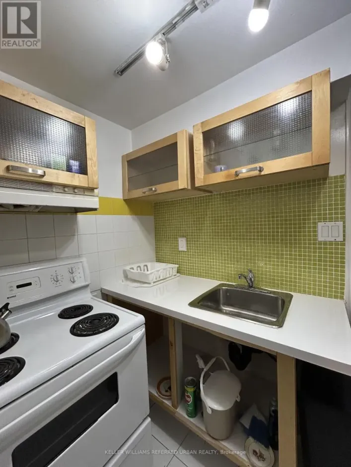 House for rent: 63 HILTON AVENUE, Toronto