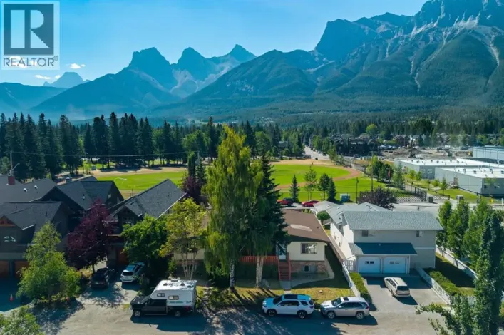 631 & 633 7th Street, Canmore
