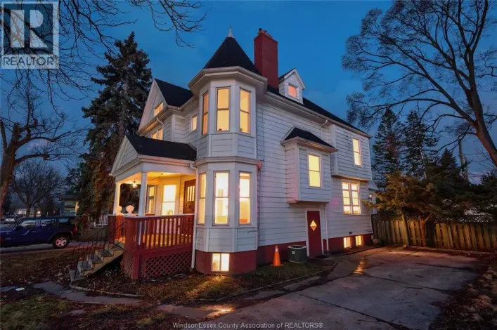 631 CHURCH, Windsor
