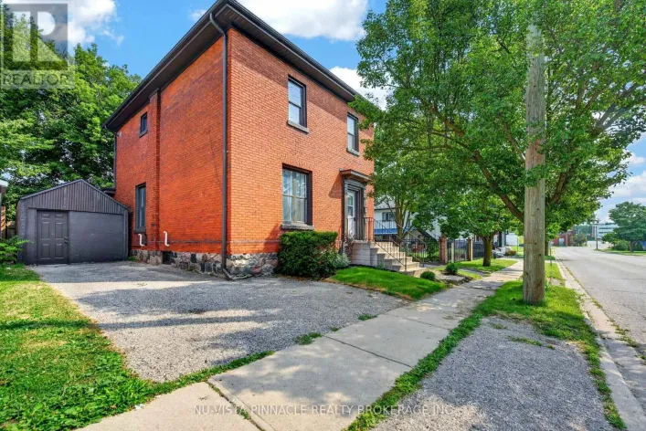 631 PEEL STREET, Woodstock