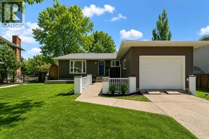 6316 38 AvenueClose, Camrose