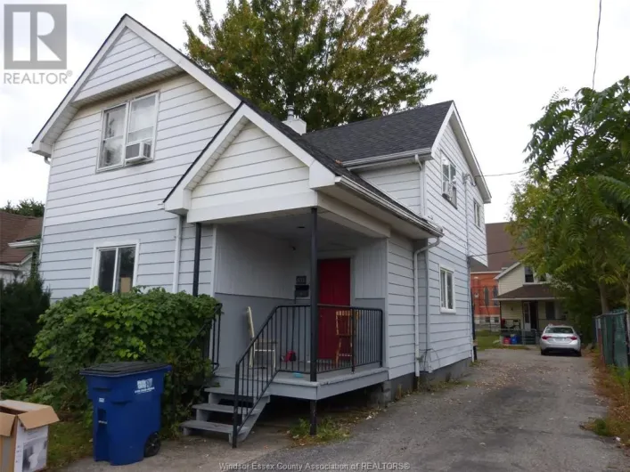 631-633 PARENT AVENUE, Windsor