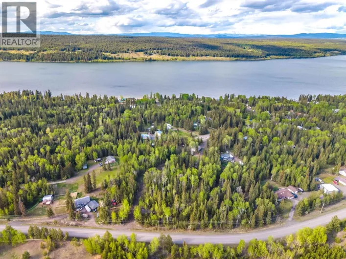 6317 HORSE LAKE ROAD, 100 Mile House