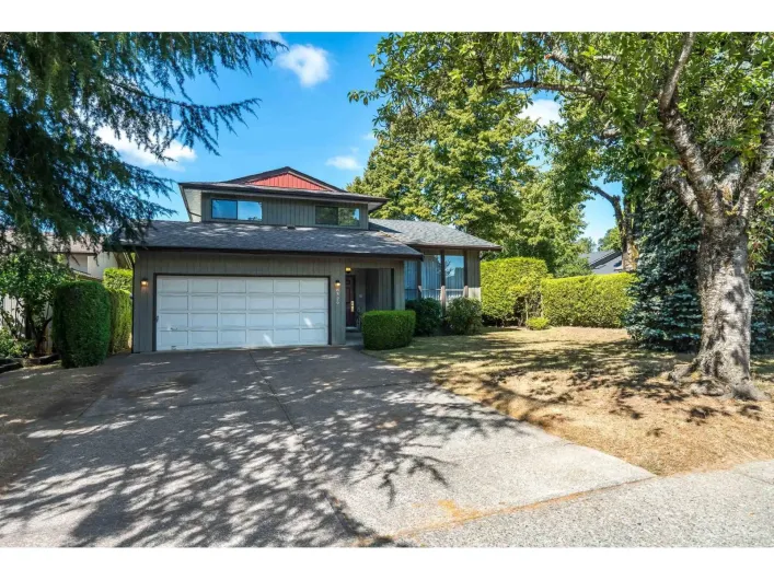 6329 195 STREET, Surrey