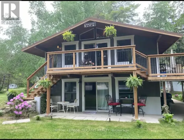 6329 WILLIAM STREET, Lambton Shores