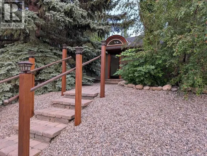 633 23 Avenue NE, Calgary