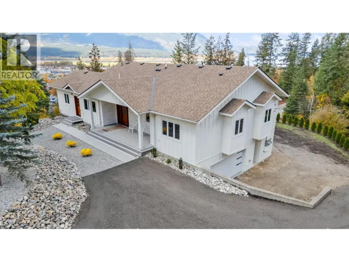 633 9 Street SE, Salmon Arm