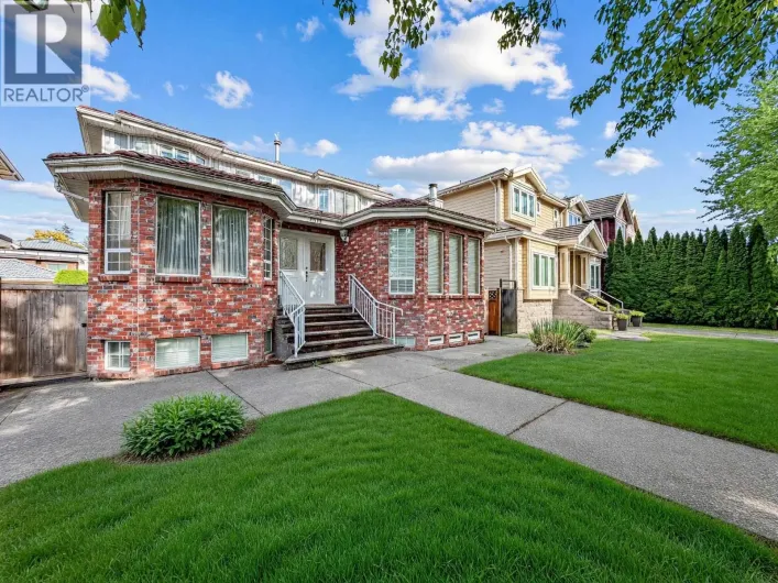 House for sale: 6332 BROOKS STREET, Vancouver