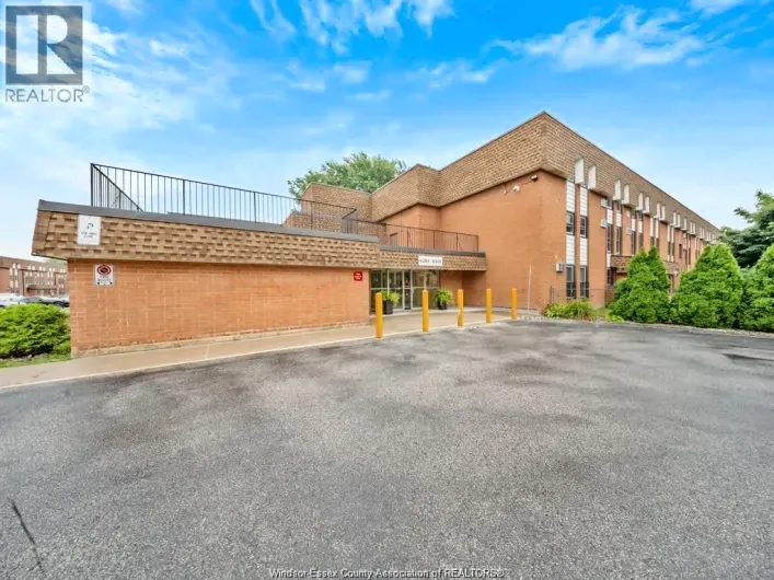 6339 THORNBERRY CRESCENT, Windsor