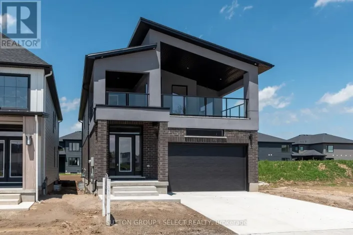 6342 HEATHWOODS AVENUE, London South