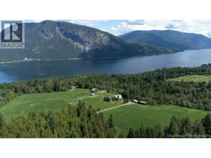 6350 Lakeshore Drive NE, Salmon Arm