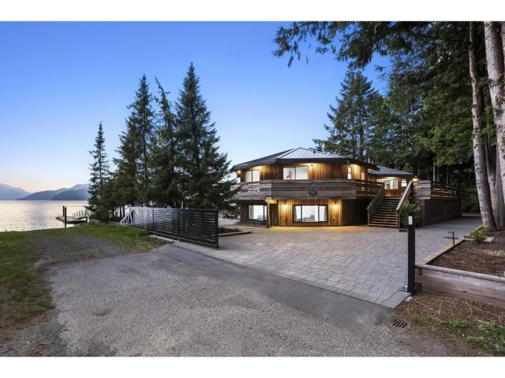 House for sale: 6357 PIRATE LANE|Harrison Lake, Harrison Hot Springs