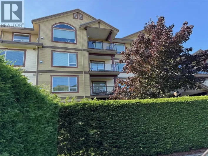 636 3666 Royal Vista Way, Courtenay