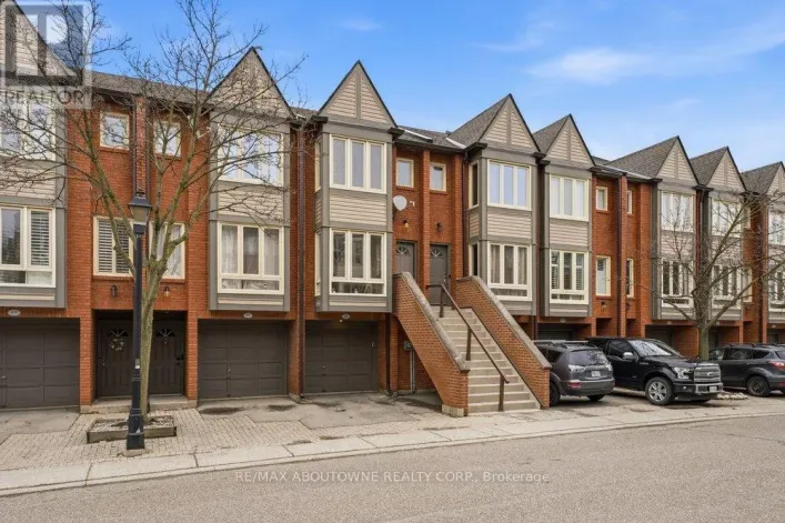 636 - 895 MAPLE AVENUE, Burlington