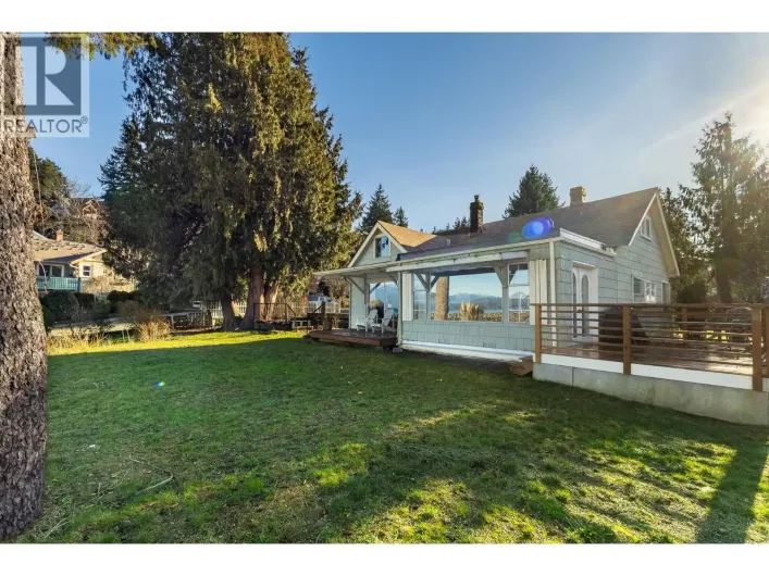 636 BAY ROAD, Gibsons