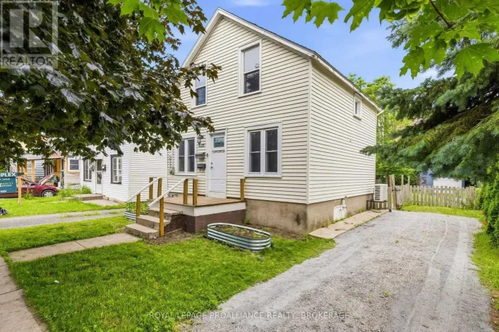 636 MACDONNELL STREET, Kingston