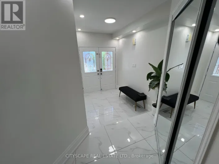 637 DOLLY BIRD LANE, Mississauga