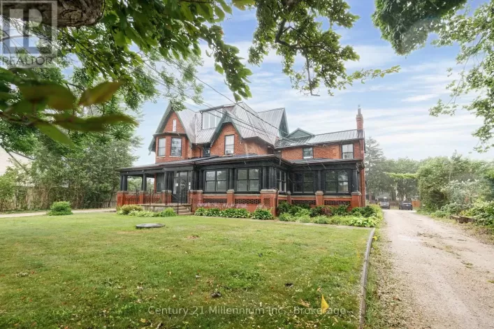 637 HURONTARIO STREET, Collingwood