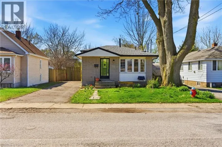 6376 ASH Street, Niagara Falls