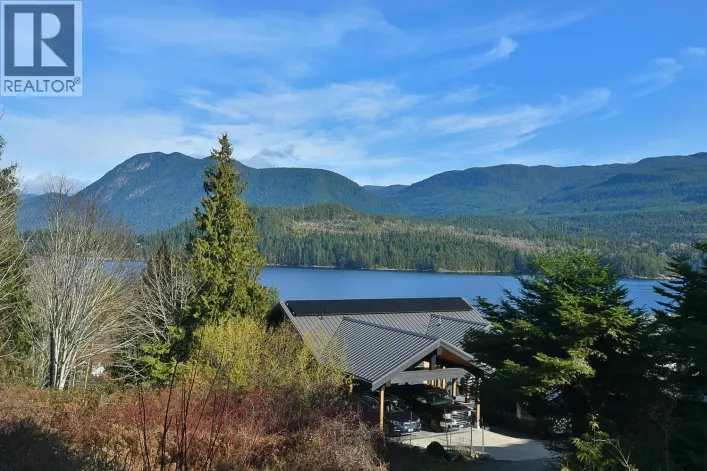 6377 N GALE AVENUE, Sechelt