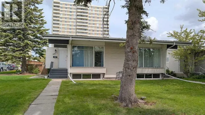 638, 640 68 Avenue SW, Calgary