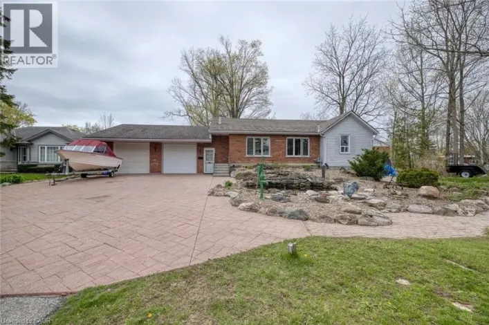 638 BROAD Street W, Dunnville