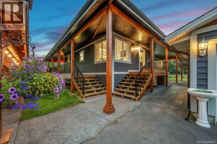 6392 Island Hwy N, Courtenay