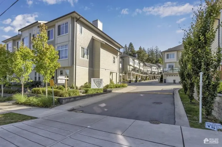 64 13670 62 AVENUE, Surrey