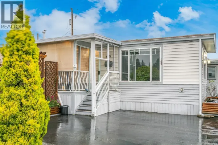 64 6325 Metral Dr, Nanaimo