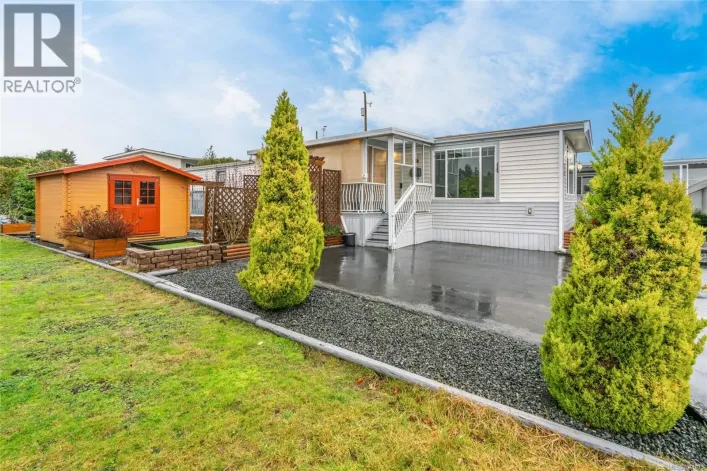 64 6325 Metral Dr, Nanaimo