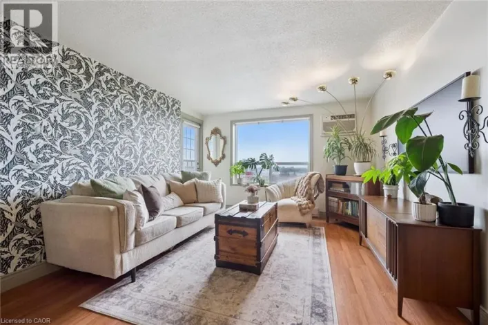 64 BENTON Street Unit# 1406, Kitchener