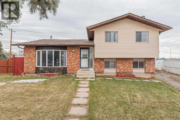 64 Castledale Crescent NE, Calgary