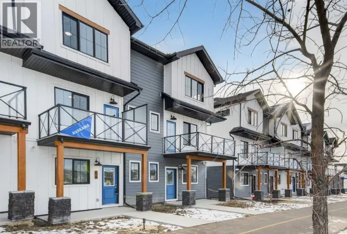 64 Creekside Drive SW, Calgary