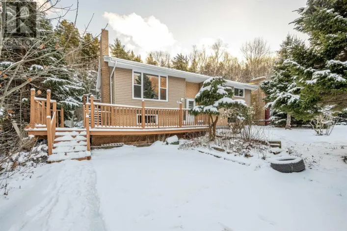 64 Meadowbrook Drive, Bedford