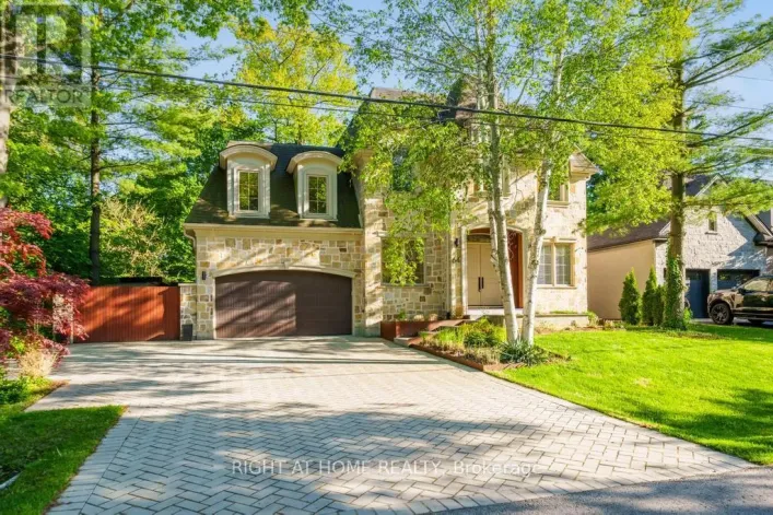 64 RAVINA CRESCENT, Hamilton