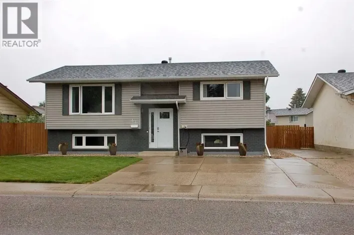 64 Rossmere Avenue SE, Medicine Hat