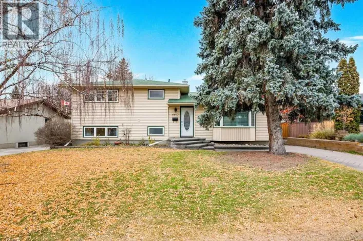 6407 Lombardy Crescent SW, Calgary