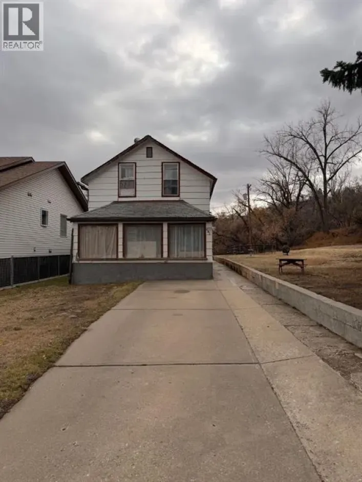 641 7 Street SE, Medicine Hat