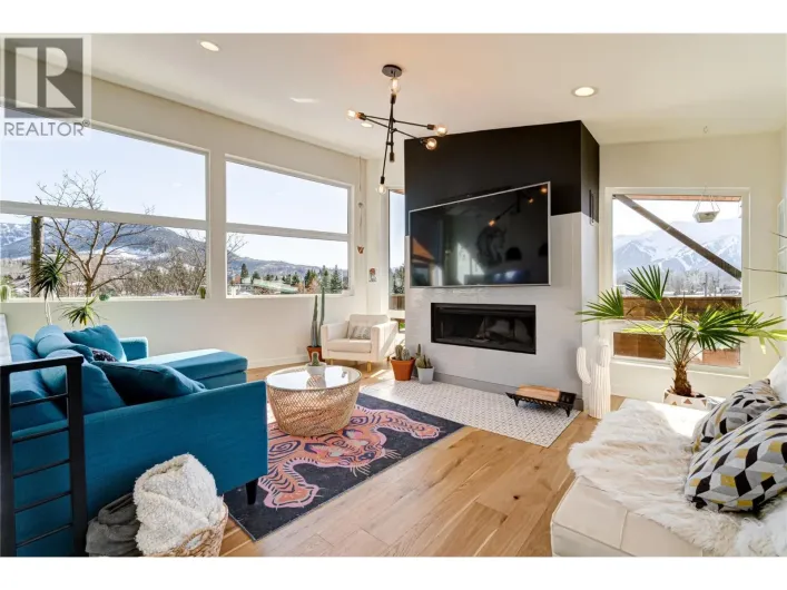 641 7th Avenue, Fernie