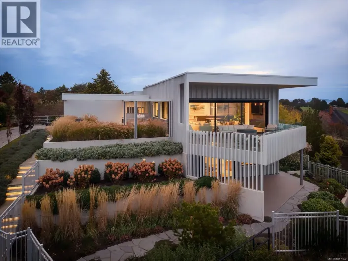 642 Beach Dr, Oak Bay