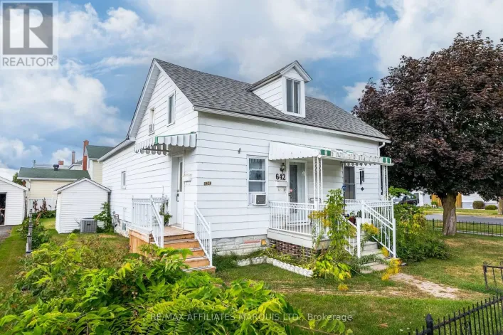 642 MARLBOROUGH STREET N, Cornwall