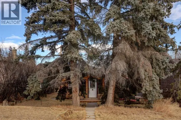 6424 32 Avenue NW, Calgary