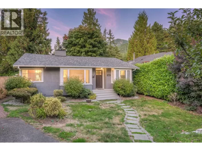 6431 ROSEBERY AVENUE, West Vancouver