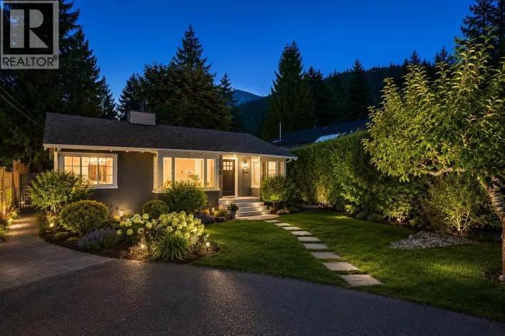 6431 ROSEBERY AVENUE, West Vancouver
