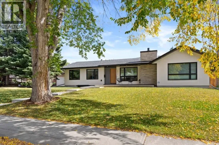 6432 Laurentian Way SW, Calgary