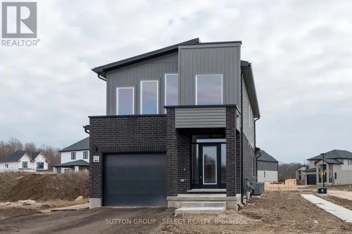 6437 HEATHWOODS AVENUE, London South