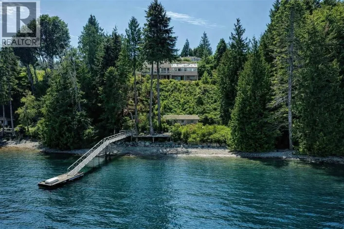 6448 N GALE AVENUE, Sechelt