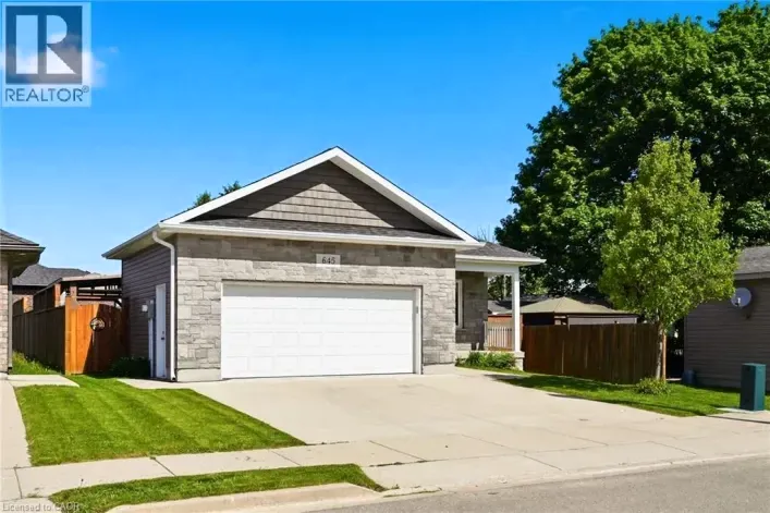 645 DAVIDSON Avenue S, Listowel