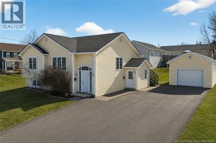 House for sale: 645 Melanson Road, Dieppe
