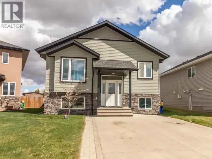 6453 Elmwood Way, Innisfail